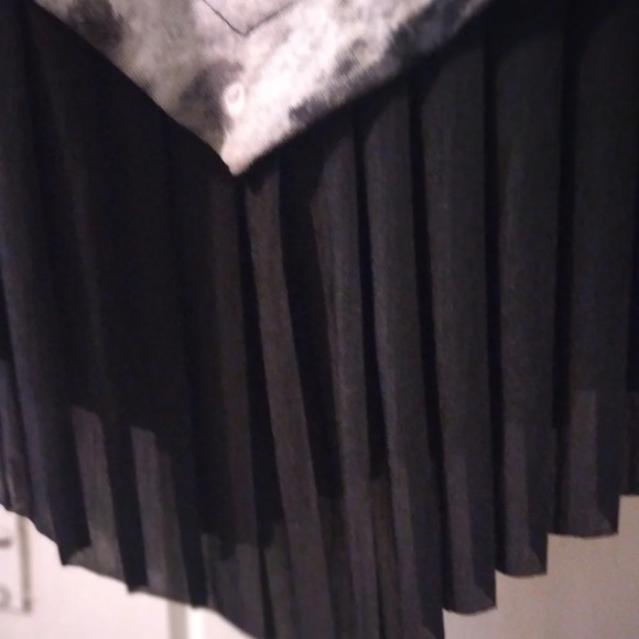 Simply Vera tank top-medium like new - Picture 3 of 6